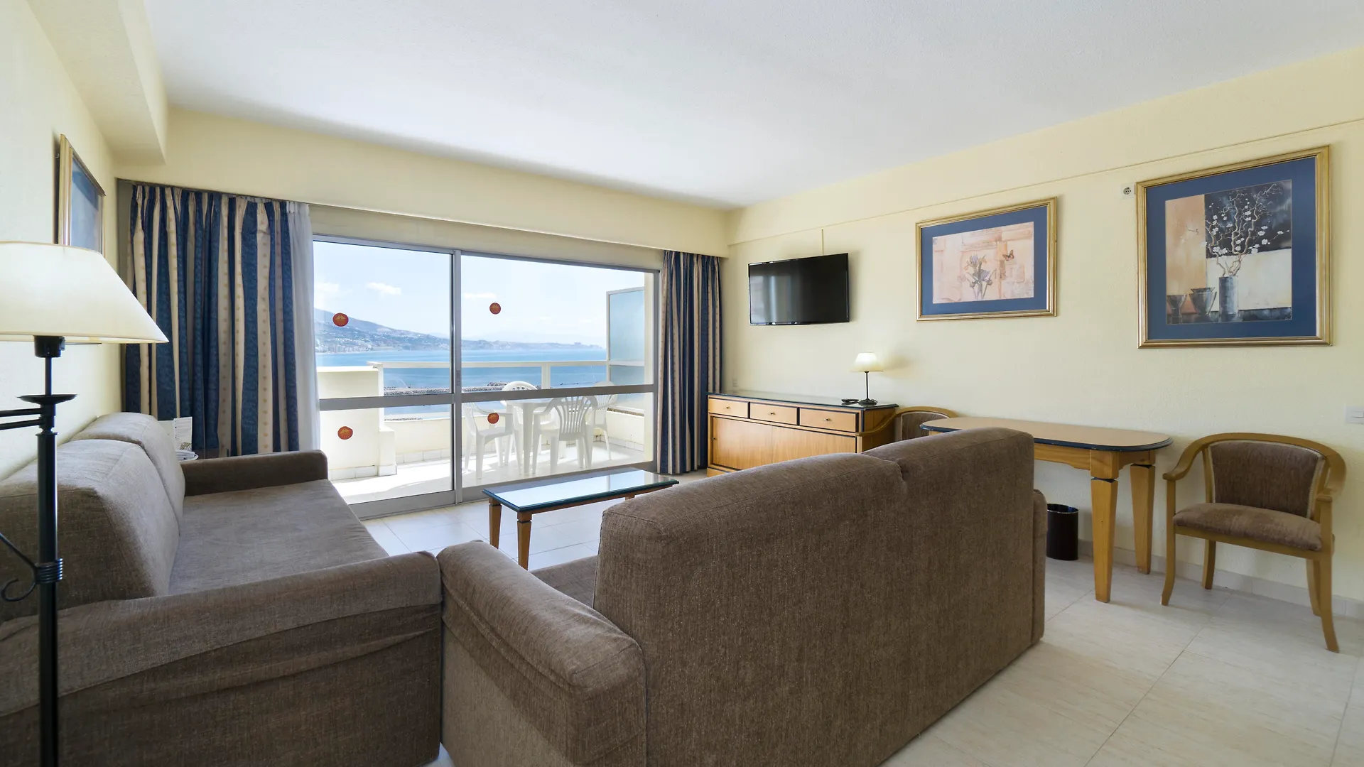 Hotel Apartamentos Pyr Fuengirola 3*,  Spain