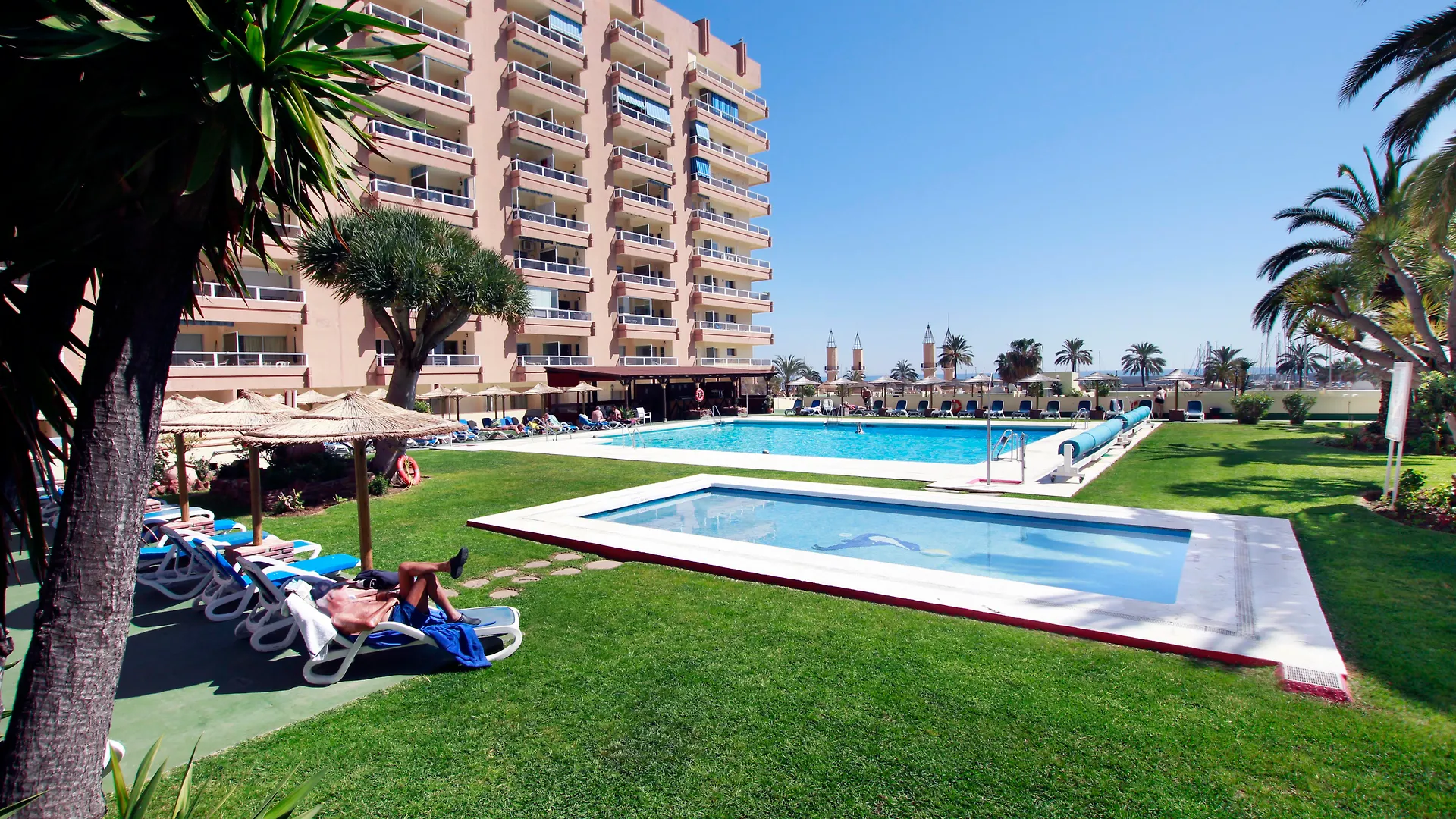 Hotel Apartamentos Pyr Fuengirola Aparthotel