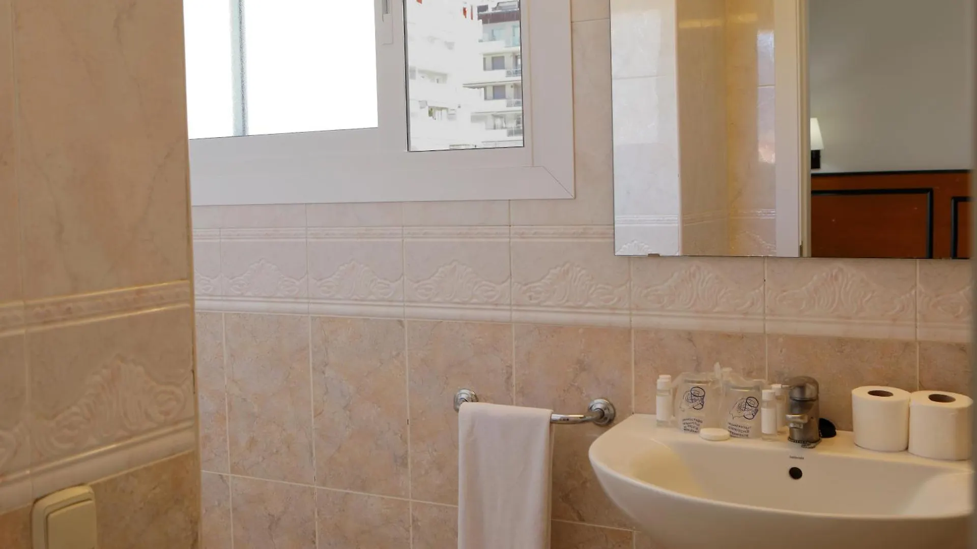 Hotel Apartamentos Pyr Fuengirola 3*,