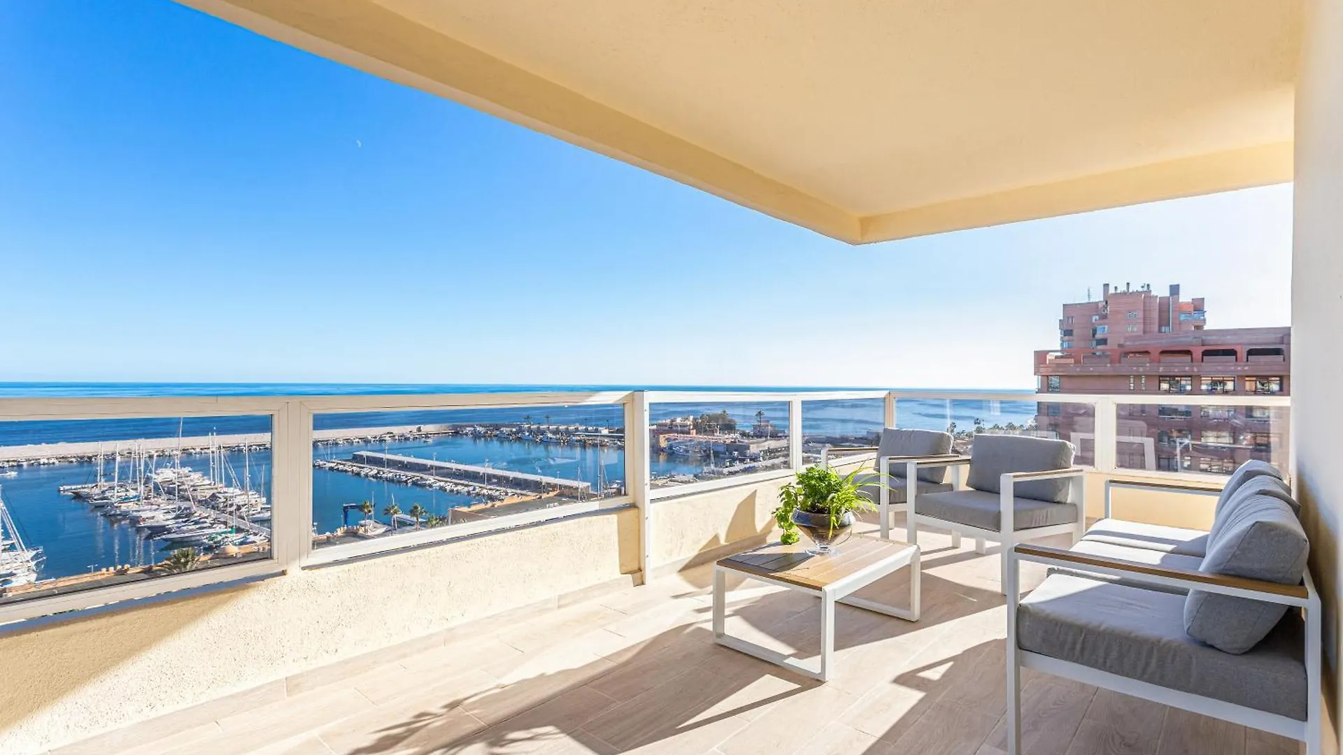 Hotel Apartamentos Pyr Fuengirola Spain